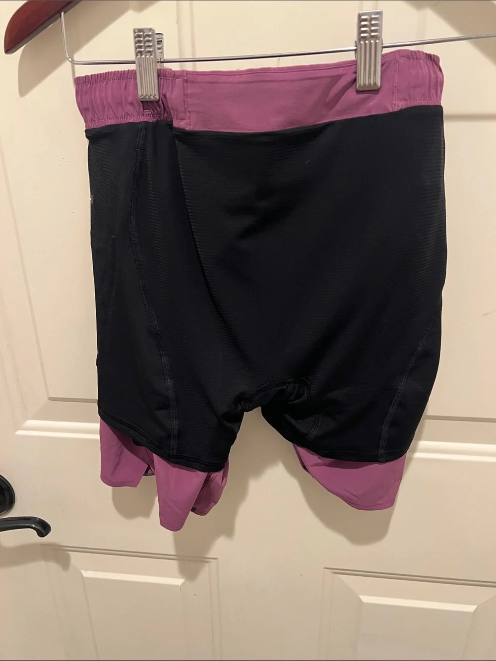 Lululemon men’s athletic shorts purple size small 6” inch inseam- lined